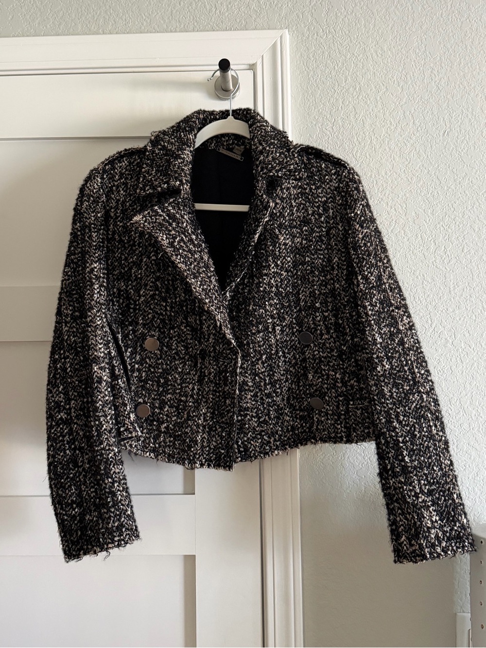 Tahari Black and White Tweed Cropped Blazer